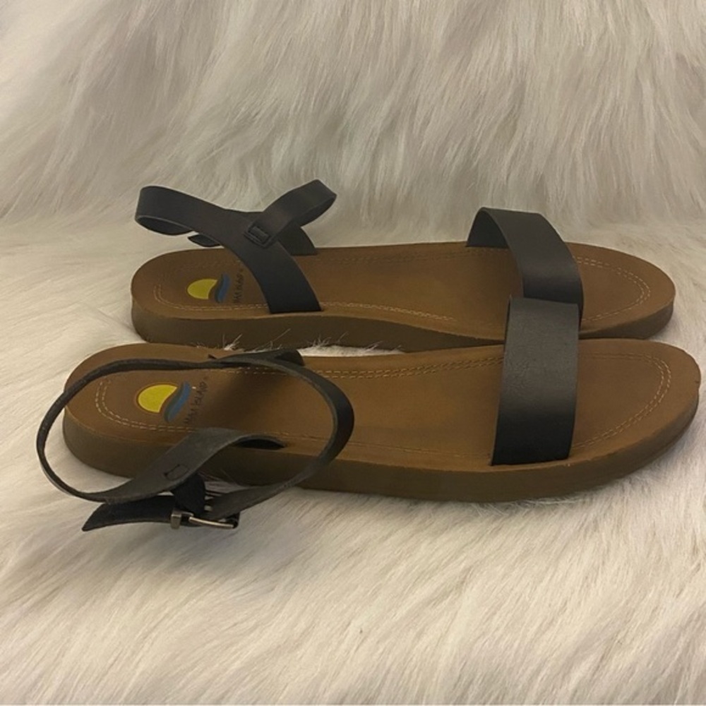 Maui Island Women’s Sandal’s Size 10M Flats Buckle‎ Up Brown